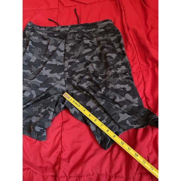 Lululemon Pace Breaker LL Shorts. Mens M Black Camo, 9in Inseam - Picture 3 of 5